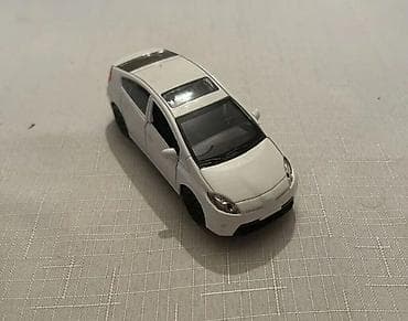 at oyuncaqlari: Ağ rəngli die-cast oyuncaq maşın modeli - Korpus: metal gövdə — 2