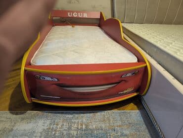 Uşaq üçün maşın formalı çarpayı - Dizayn: Qırmızı-sarı rənglərdə