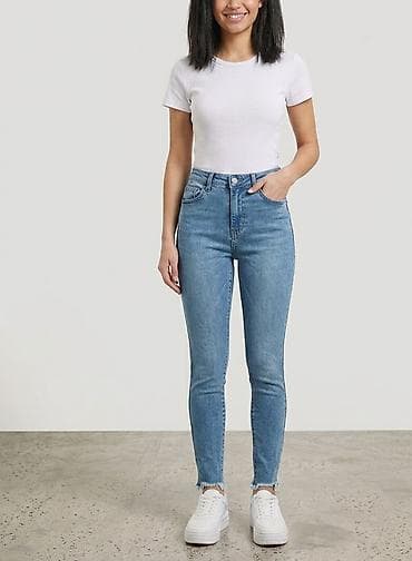 Şalvar satılır.Her biri baha alınıb.Razmerler 26 27 28 29 36 — 7