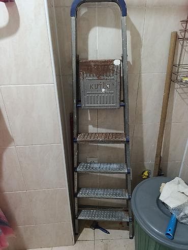 Nərdivan satılır. Ünvan Yeni Günəşli
