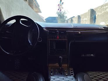 mersedes satilir: Mercedes-Benz E-Class (W210) sedan - Kuzov: gümüş rəngli sedan — 10