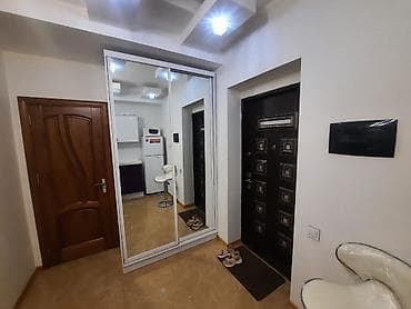 28 Mall və 28 m/s ətrafında mənzil - Ünvan/yer: şəhər mərkəzi, 28