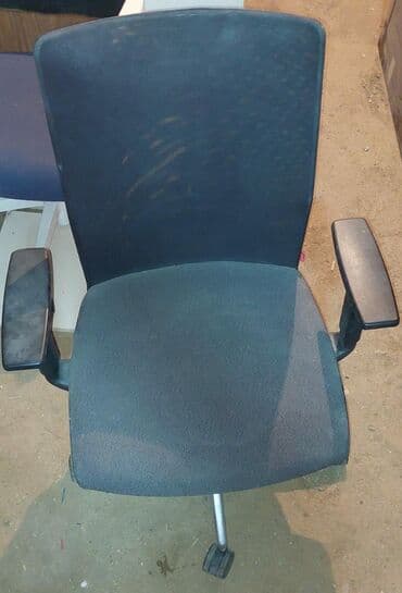 Ofis dəst mebeli: İşlənmiş, Təkərli, Qolları tənzimlənmir, Parça — 1