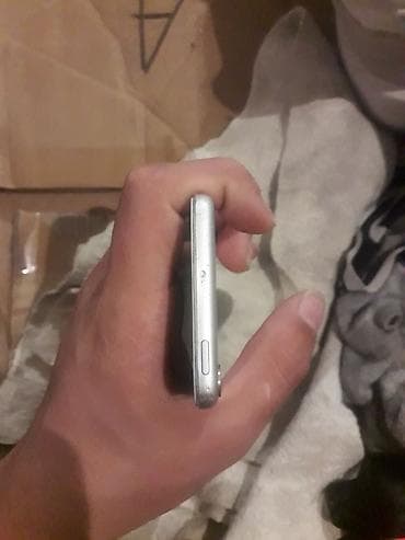 səs guclendirici: Apple iPod touch (gümüşü rəng) Xüsusiyyətlər: - 4 düymlük Retina — 6