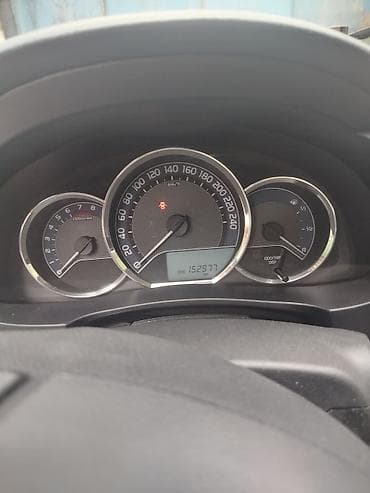 Toyota Corolla: 1.6 l | 2014 il Sedan — 9