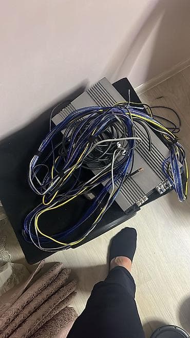 mi 12 t: SOUNDMAX avtomobil audio komplekti - Gücləndirici: Soundmax — 4