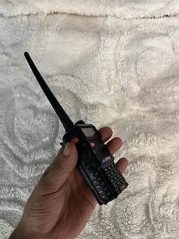 Baofeng UV-5R əl radiostansiyası - İki diapazon: VHF/UHF (136–174 MHz — 5