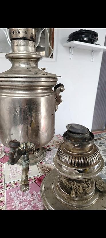 somavar: Antik metal samovar və kerosin lampası dəsti - Material: ağır — 1