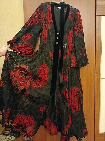 vilur donlar: Qadın geyimi – qara-qırmızı naxışlı, geniş ətəkli uzun don 1 defe — 1