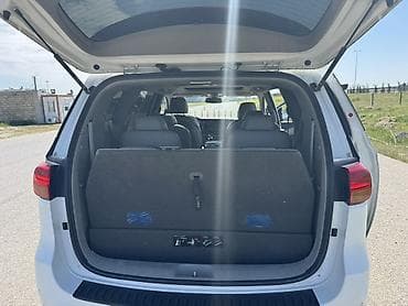 dört goz: Kia Carnival: 2.2 l | 2014 il Van/Minivan — 9