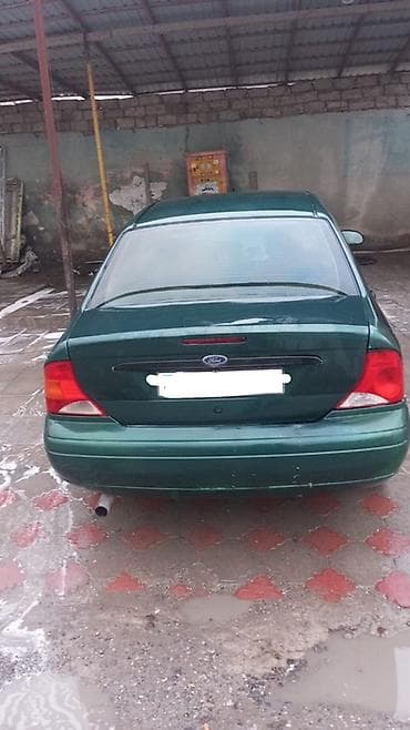 Ford: Ford Focus: 2 л | 2000 г. Седан — 3