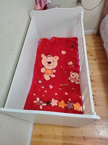 yataq mebeli: Qız üçün, İşlənmiş, Dördbucaq, Beşik, Matras ilə, Yellənmə mexanizmsiz — 2