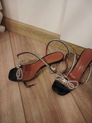 Ölçü: 39, rəng - Qara, İşlənmiş