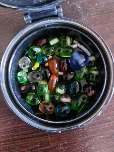 qiymətli daş adları: Her biri 1manat. Hamsi birlikde 6 manat.Şəffaf və ya rəngli — 6