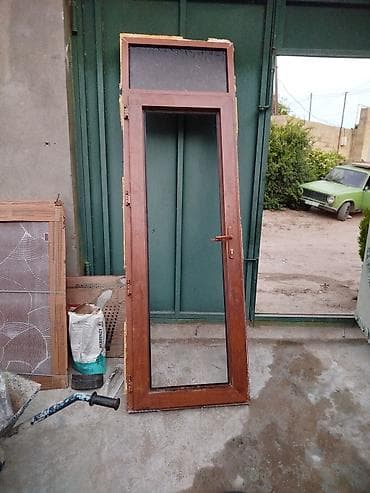 PVC qapı bloku – şüşəli qapı və yuxarı transomlu üst hissə - at lalafo.az PVC qapı bloku – şüşəli qapı və yuxarı transomlu üst hissə -