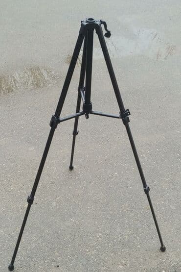 Tripod Rəsm çərçivəsi (Ramka) saxlamaga yer var Üst hissəsi yoxdur Bu lalafo.az -da Tripod Rəsm çərçivəsi (Ramka) saxlamaga yer var Üst hissəsi yoxdur Bu