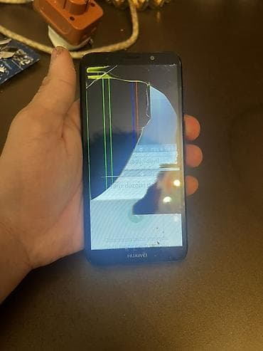 Huawei smartfon - Brend və model xətti: Huawei - Korpus: qara rəngli — 2