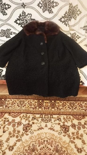 Paltolar: Qadınlar üçün qış paltosu

- Rəng: qara
- Material: karakul — 1