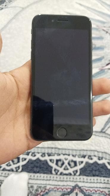 ayfon on bir: IPhone 7, 64 GB, Qara, Barmaq izi — 7