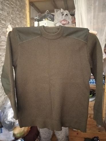 Təzədir geyinilməyib hərdi rəngdə jilet çox isti saxlayır