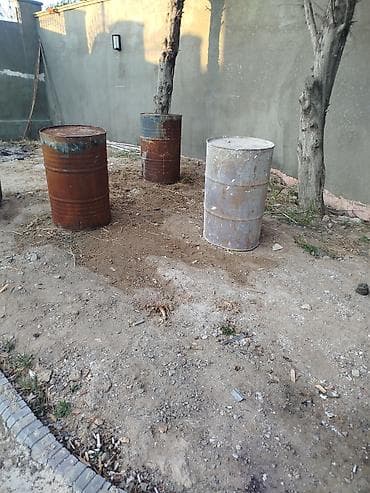 sintepon material: Dəmir boçkalar satılır ədədi 8 azn — 2