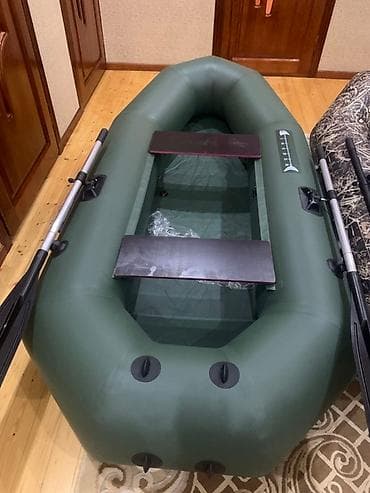 traktor su cəni: İki ədəd şişmə qayıq təklif olunur. Bir qayıq kamuflaj rəngdədir — 10