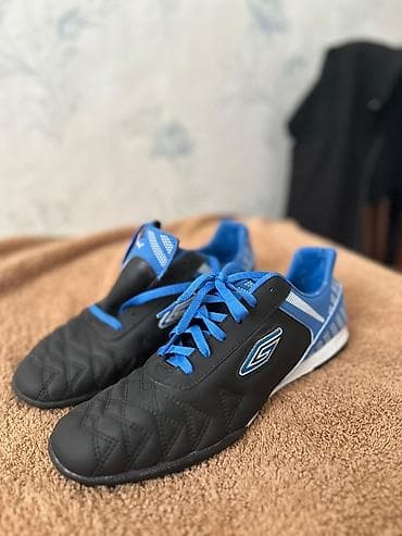 DUGANA futzal/mini-futbol ayaqqabıları - Rəng: qara-mavi, ağ