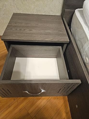 king yataq desti: Yataq otağı dəsti Tərkibi: - 2 nəfərlik çarpayı: yumşaq toxumalı — 7