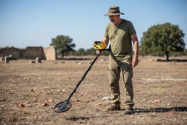 ot biçen mator: Metal axtaran- yenidi, hec vaxt istifade olmuyub — 1