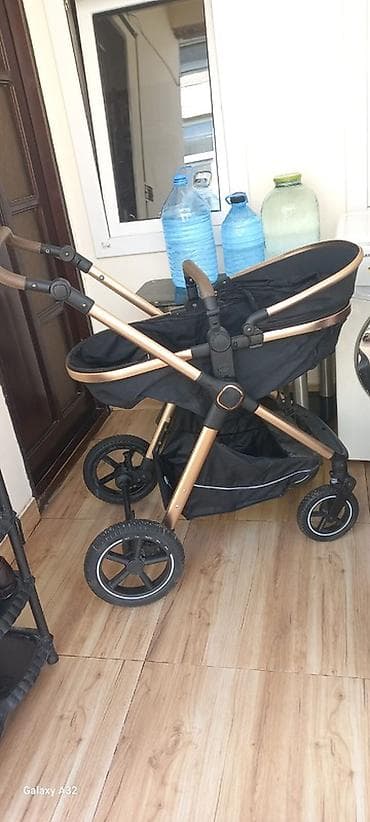 araba: Çıxarıla bilən beşikli araba — 2