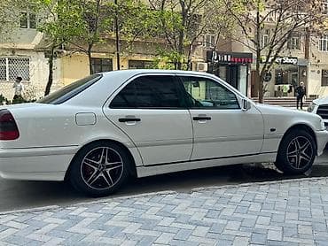 polsa masin bazari: Mercedes-Benz C-Class: 2 l | 2000 il Sedan — 2