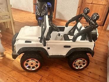 Uşaqlar üçün elektrikli oyuncağ avtomobil – off-road tipli Jeep stili