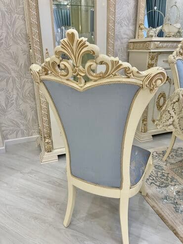 Taburetlər: 8 eded stol satılır tezedı ela vezıyyetde bır ededı 170 — 3