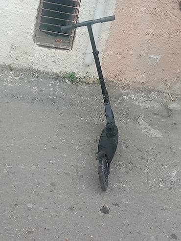 Şəhər daxili hərəkət üçün yüngül skuter - Mexaniki (ayaqla itələnən)