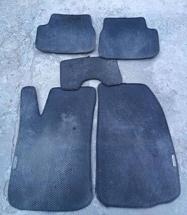 qapi ustu asmalar: Ayaq alti — 1