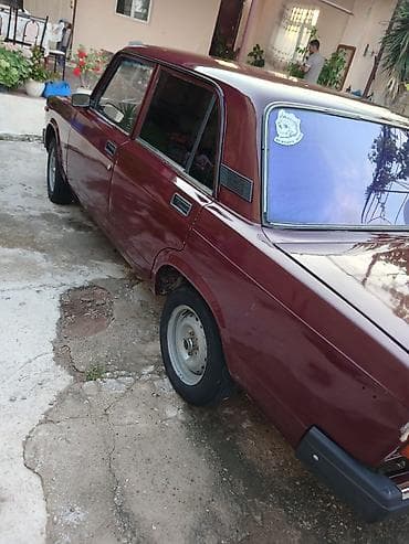 Avtomobil satışı: LADA 2107 sedan - Kuzov: 4 qapılı sedan, tünd bordo rəng - Mühərrik — 3