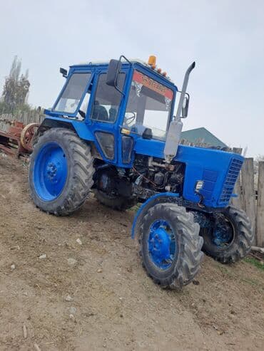 Belarus MTZ tipli mavi traktör - Ön təkər bazası daraldılmış (ikili