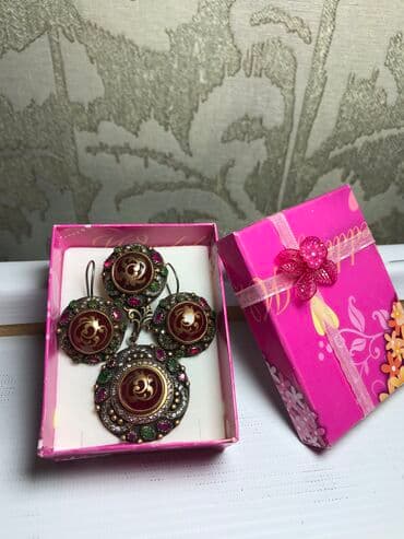 isbartivni desdleri: Gümüş.prob 925.Üzüyün ölçüsü 18.Qaslari qiymetlidir.Çox az istifadə — 1