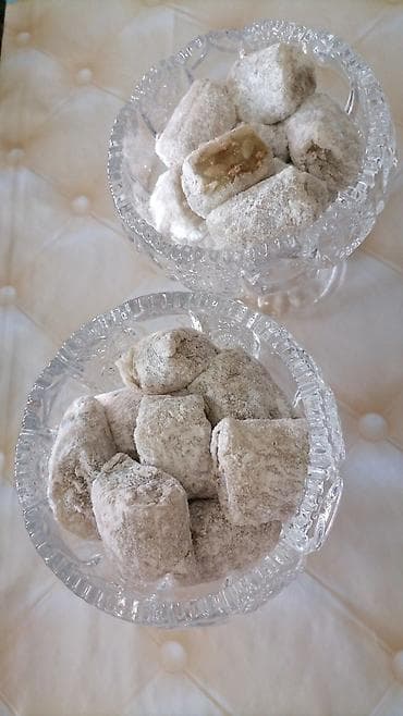 Məxməri lokum – pudra şəkəri ilə örtülmüş, içi ləzzətli qoz-fındıq — 2