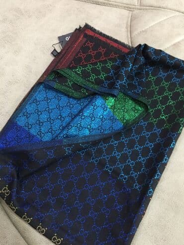 baş daşı qiymətləri: Brend şərflərin və yaylıqların replikası, qiymətlər 25 manatdan — 8