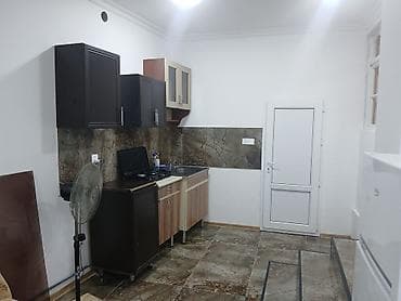 ev menzil: Kirayə üçün 1 otaqlı mənzil (studiyaya yaxın plan). Şəkillərdə — 4