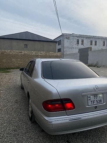 ravon 3: Mercedes-Benz E-Class: 3.2 l | 2001 il Sedan — 5