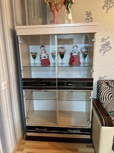 Şüşəli dolab vitrini, İşlənmiş