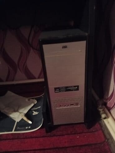 işlənmiş kompyuter: Stolüstü kompüter dəsti Tərkibi: - Sistem bloku (qara/gümüş rəngdə — 1