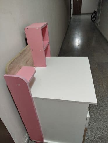 стол для наращивания ногтей: Для девочки, Б/у, С выдвижными ящиками, Письменный стол, Без стульев — 1