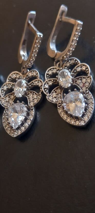 1 грамм золота цена 585 в баку: Gümüş dəst "üzük, sırğa və həmayil" dəsti satılır. Üzüyün ölçüsü 8.5 — 15