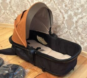 uşaq termopapaqlar: Kolyaska ideal veziyetdedir. 1-2 defe istifade edilib. Tekerleri 360 — 1