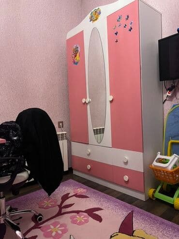 stiker: Qız üçün, 3 qapılı, Açılan, Düz dolab — 2