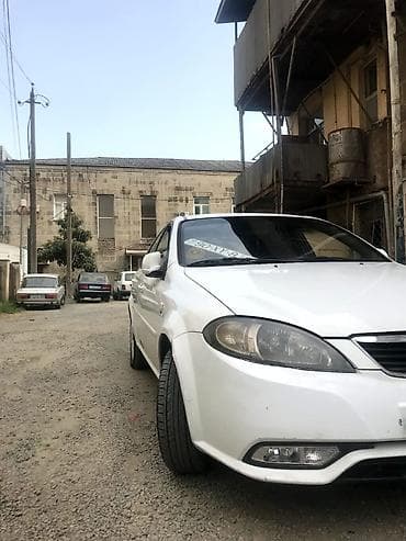 Salam maşın axtram ilkin ödeniş 500 mant savet olsun varsa xaiş edrem