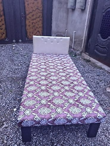 Təzə çarpayılar. 1 nəfərlik çarpayılar 50manat. 2 nəfərlik taxt — 8